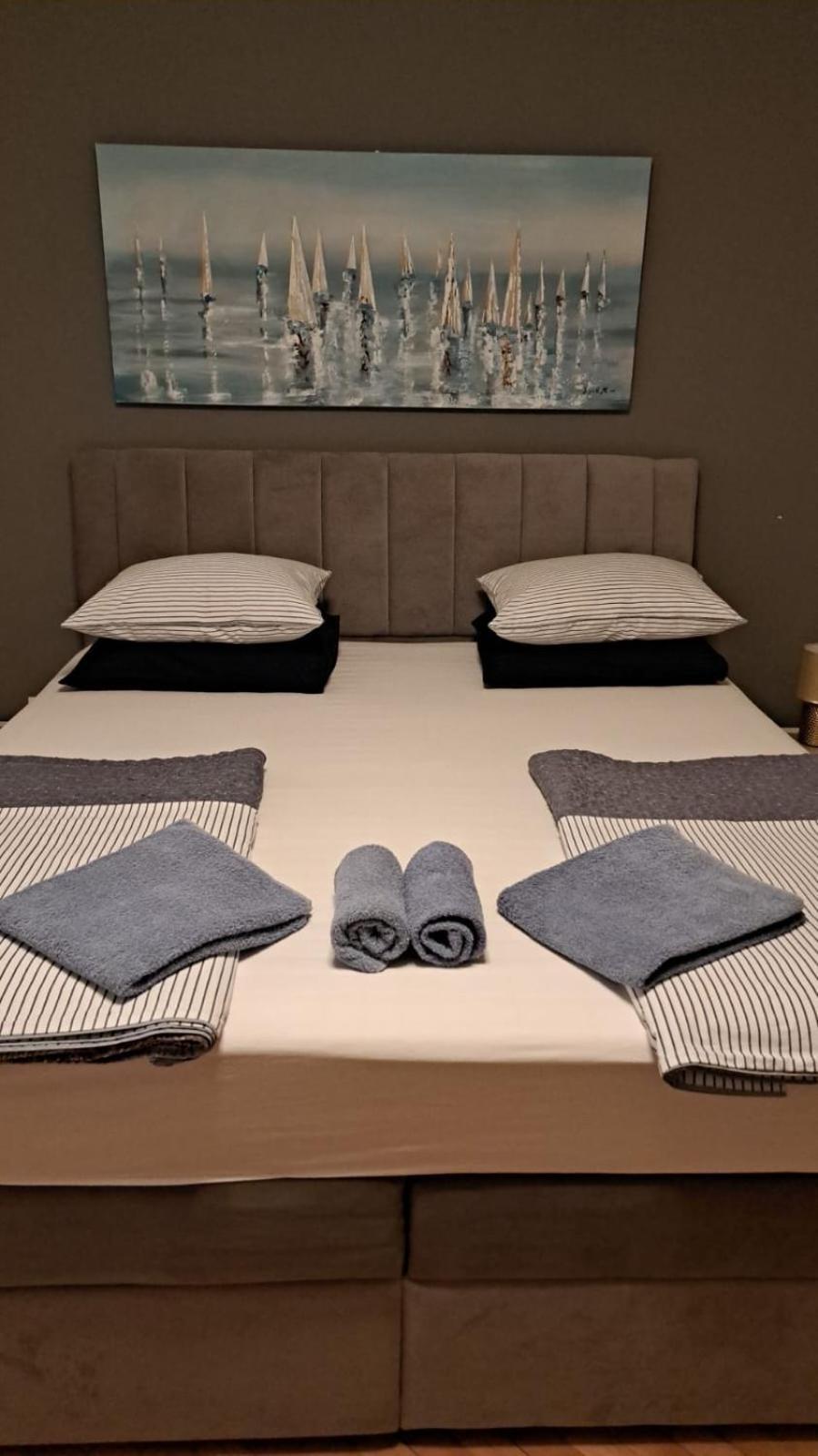 Suit B&R Split Exteriör bild